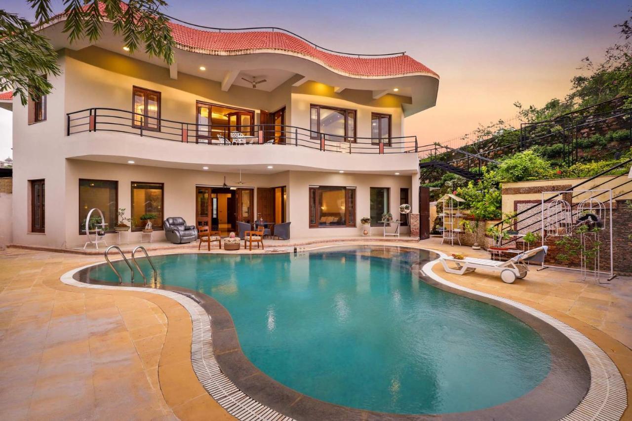 Stayvista'S Prakriti Farms With Outdoor Pool, Complimentary Breakfast And Hi-Tea Udaipur Eksteriør billede