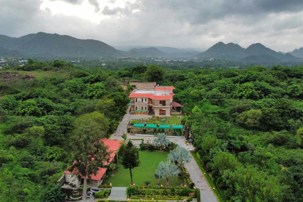 Stayvista'S Prakriti Farms With Outdoor Pool, Complimentary Breakfast And Hi-Tea Udaipur Eksteriør billede